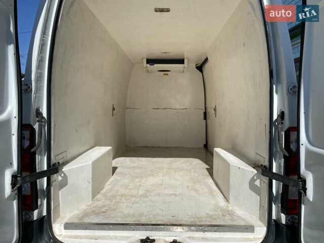 Белый Рено Мастер, объемом двигателя 2.3 л и пробегом 550 тыс. км за 10500 $, фото 8 на Automoto.ua