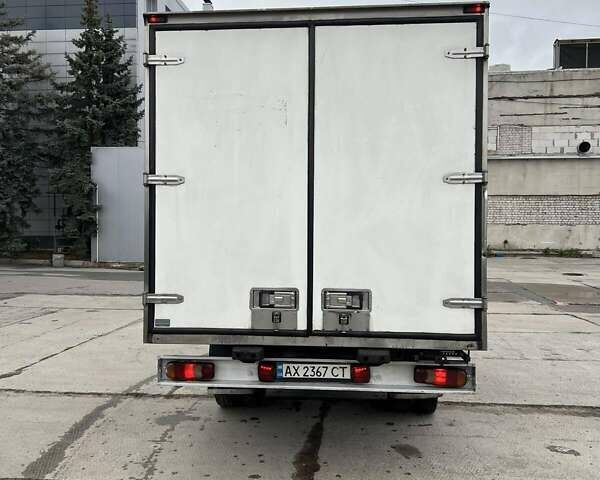 Белый Рено Мастер, объемом двигателя 2.3 л и пробегом 460 тыс. км за 14000 $, фото 3 на Automoto.ua