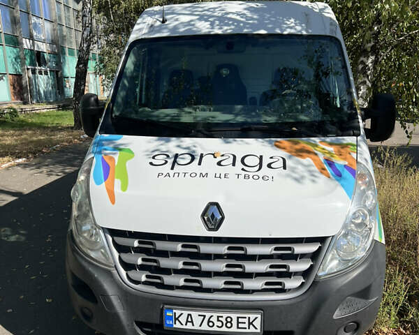 Белый Рено Мастер, объемом двигателя 2.3 л и пробегом 418 тыс. км за 13000 $, фото 1 на Automoto.ua