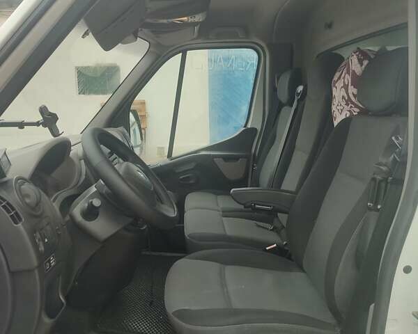 Белый Рено Мастер, объемом двигателя 2.3 л и пробегом 306 тыс. км за 17500 $, фото 12 на Automoto.ua