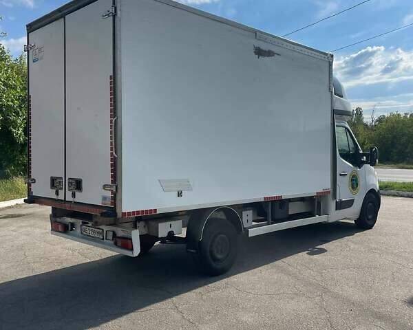 Белый Рено Мастер, объемом двигателя 2.5 л и пробегом 452 тыс. км за 16950 $, фото 14 на Automoto.ua