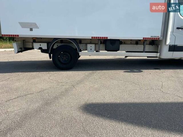 Белый Рено Мастер, объемом двигателя 2.5 л и пробегом 452 тыс. км за 16950 $, фото 10 на Automoto.ua