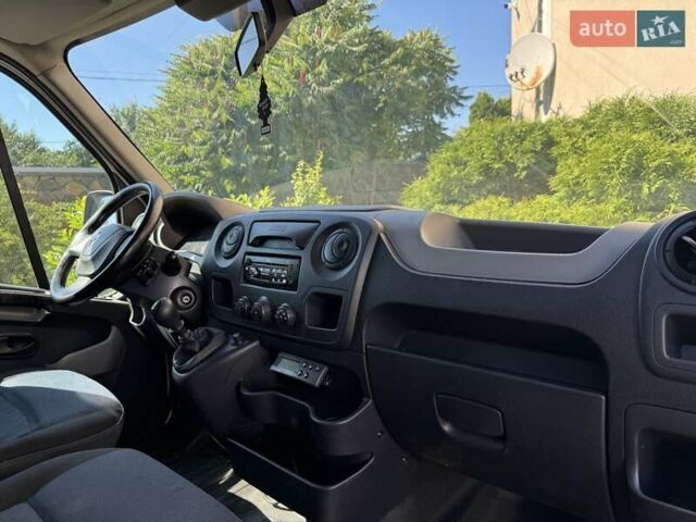 Белый Рено Мастер, объемом двигателя 2.3 л и пробегом 294 тыс. км за 15500 $, фото 22 на Automoto.ua
