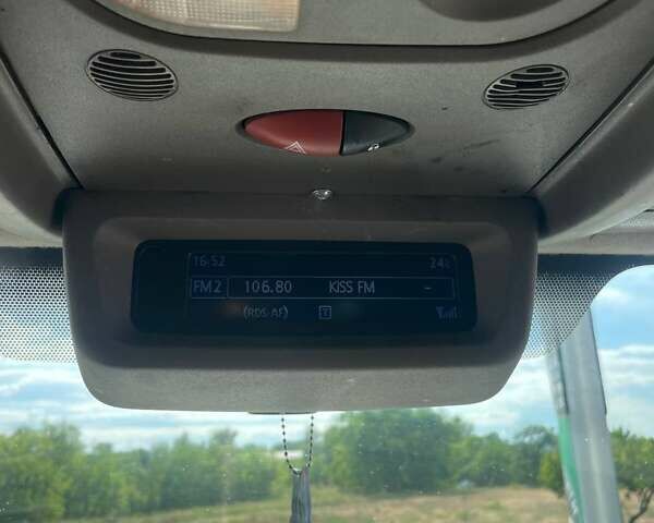 Белый Рено Мастер, объемом двигателя 2.5 л и пробегом 452 тыс. км за 16950 $, фото 22 на Automoto.ua