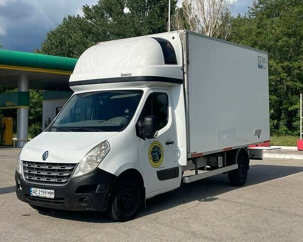 Белый Рено Мастер, объемом двигателя 2.5 л и пробегом 452 тыс. км за 16950 $, фото 2 на Automoto.ua