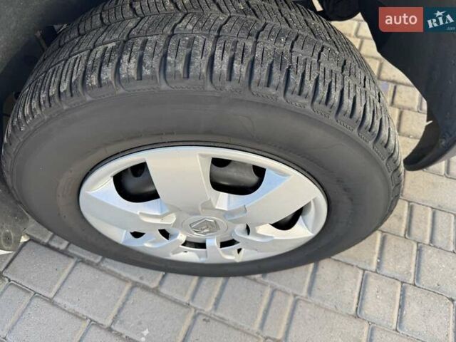 Белый Рено Мастер, объемом двигателя 2.3 л и пробегом 294 тыс. км за 15500 $, фото 16 на Automoto.ua