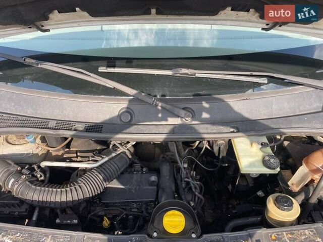 Белый Рено Мастер, объемом двигателя 2.5 л и пробегом 452 тыс. км за 16950 $, фото 38 на Automoto.ua