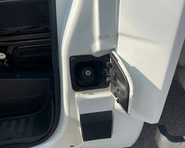 Белый Рено Мастер, объемом двигателя 2.5 л и пробегом 452 тыс. км за 16950 $, фото 27 на Automoto.ua