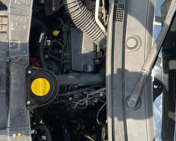 Белый Рено Мастер, объемом двигателя 2.5 л и пробегом 452 тыс. км за 16950 $, фото 39 на Automoto.ua