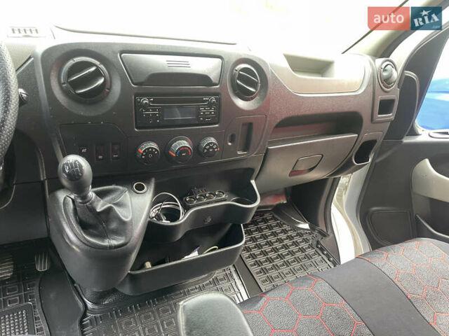 Білий Рено Мастєр, об'ємом двигуна 2.3 л та пробігом 383 тис. км за 17700 $, фото 16 на Automoto.ua