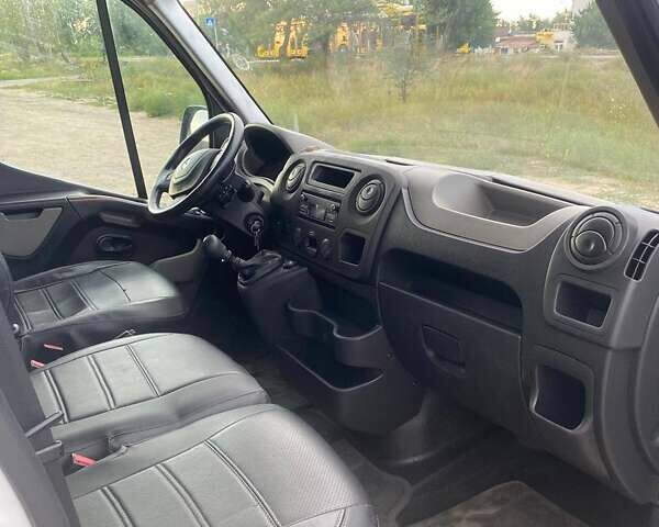 Белый Рено Мастер, объемом двигателя 2.3 л и пробегом 410 тыс. км за 16500 $, фото 13 на Automoto.ua