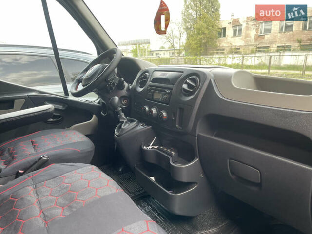 Белый Рено Мастер, объемом двигателя 2.3 л и пробегом 383 тыс. км за 16400 $, фото 22 на Automoto.ua