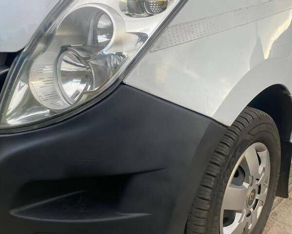 Белый Рено Мастер, объемом двигателя 2.3 л и пробегом 410 тыс. км за 16500 $, фото 2 на Automoto.ua