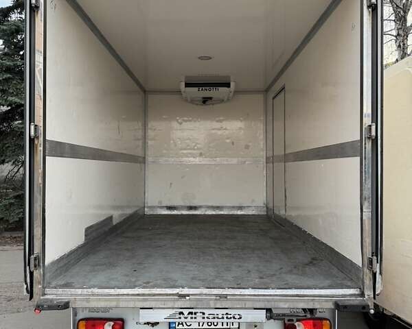Білий Рено Мастєр, об'ємом двигуна 2.3 л та пробігом 329 тис. км за 17000 $, фото 4 на Automoto.ua