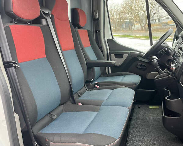 Білий Рено Мастєр, об'ємом двигуна 2.3 л та пробігом 265 тис. км за 16550 $, фото 32 на Automoto.ua