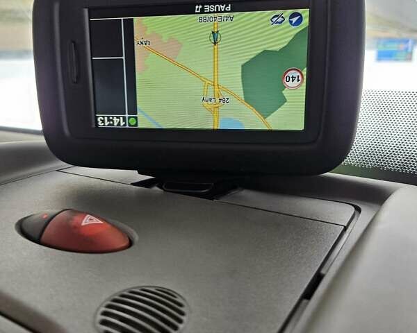 Белый Рено Мастер, объемом двигателя 0 л и пробегом 287 тыс. км за 18750 $, фото 7 на Automoto.ua