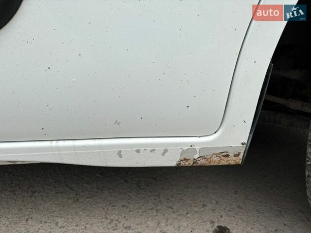 Белый Рено Мастер, объемом двигателя 2.3 л и пробегом 398 тыс. км за 15000 $, фото 15 на Automoto.ua