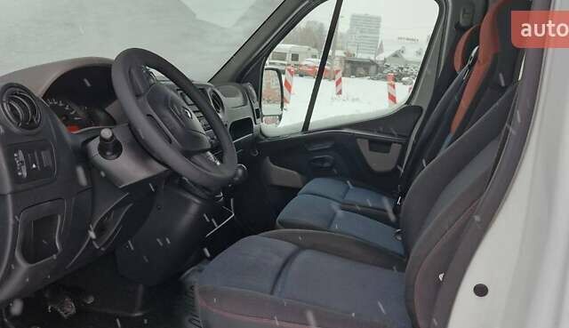 Белый Рено Мастер, объемом двигателя 2.3 л и пробегом 273 тыс. км за 18500 $, фото 12 на Automoto.ua