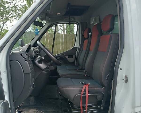 Белый Рено Мастер, объемом двигателя 2.3 л и пробегом 334 тыс. км за 14200 $, фото 14 на Automoto.ua