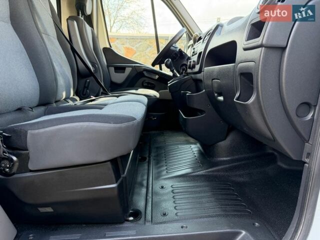 Білий Рено Мастєр, об'ємом двигуна 2.3 л та пробігом 287 тис. км за 16000 $, фото 74 на Automoto.ua