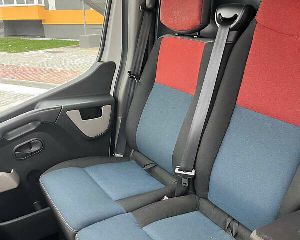 Білий Рено Мастєр, об'ємом двигуна 2.3 л та пробігом 265 тис. км за 16550 $, фото 24 на Automoto.ua