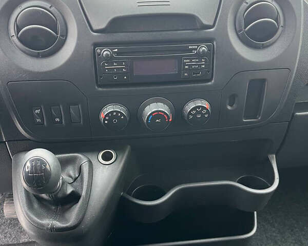 Білий Рено Мастєр, об'ємом двигуна 2.3 л та пробігом 265 тис. км за 16550 $, фото 26 на Automoto.ua