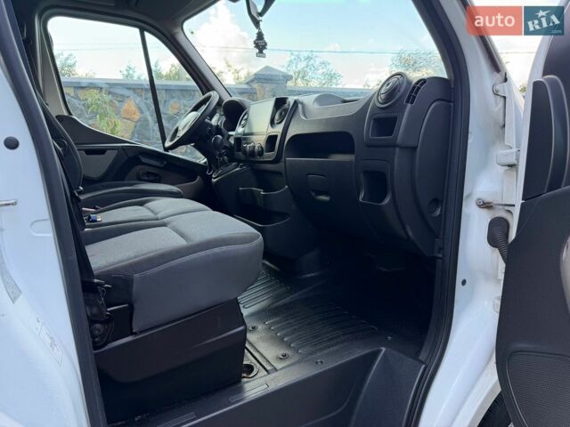 Белый Рено Мастер, объемом двигателя 2.3 л и пробегом 298 тыс. км за 18500 $, фото 48 на Automoto.ua