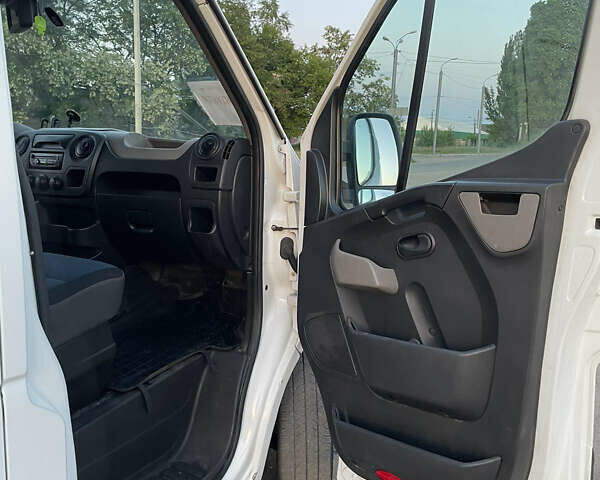 Білий Рено Мастєр, об'ємом двигуна 2.3 л та пробігом 450 тис. км за 9800 $, фото 9 на Automoto.ua