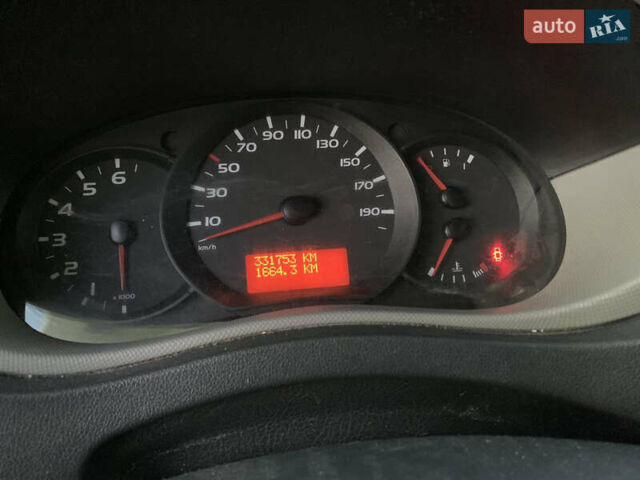 Білий Рено Мастєр, об'ємом двигуна 2.3 л та пробігом 329 тис. км за 17000 $, фото 13 на Automoto.ua