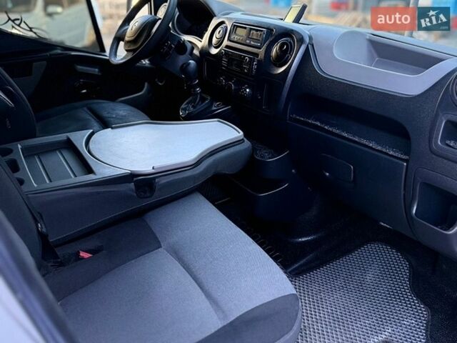 Белый Рено Мастер, объемом двигателя 2.3 л и пробегом 470 тыс. км за 14900 $, фото 15 на Automoto.ua