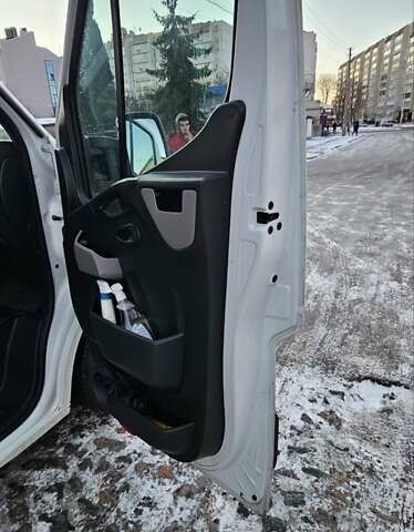 Белый Рено Мастер, объемом двигателя 2.3 л и пробегом 700 тыс. км за 17500 $, фото 8 на Automoto.ua