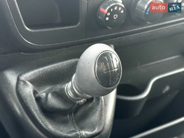 Белый Рено Мастер, объемом двигателя 2.3 л и пробегом 170 тыс. км за 16900 $, фото 17 на Automoto.ua