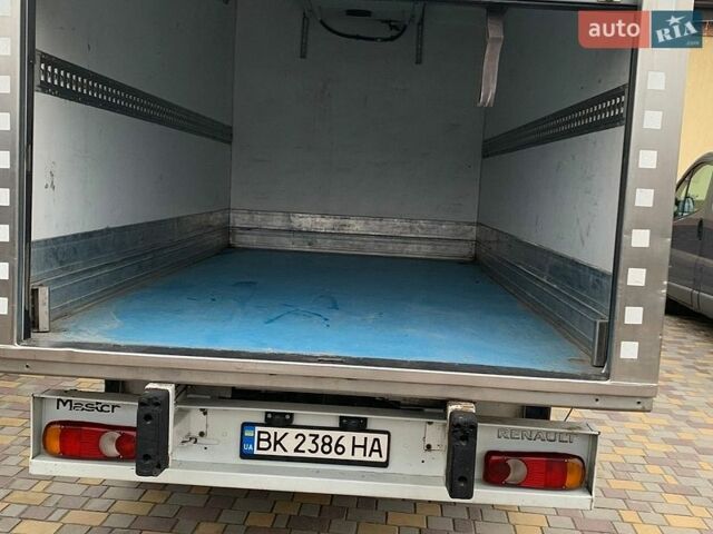 Белый Рено Мастер, объемом двигателя 2.3 л и пробегом 375 тыс. км за 16500 $, фото 3 на Automoto.ua