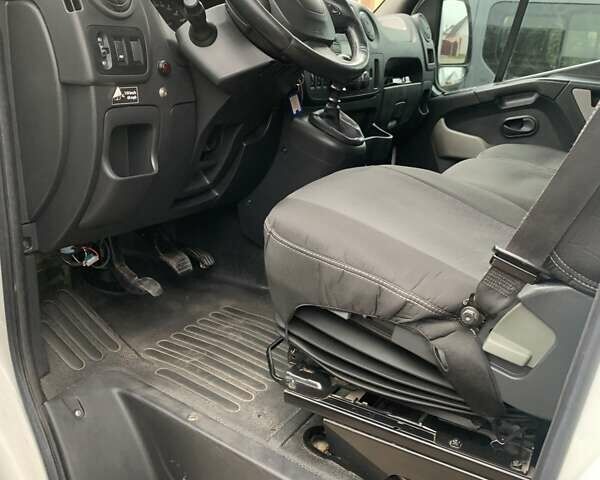 Белый Рено Мастер, объемом двигателя 2.3 л и пробегом 370 тыс. км за 16800 $, фото 13 на Automoto.ua