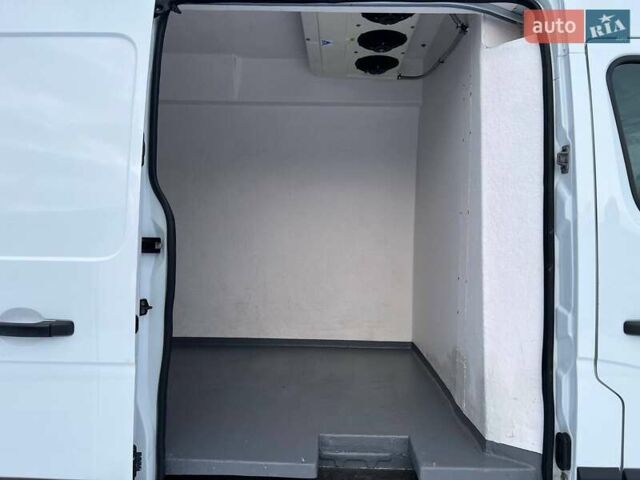 Белый Рено Мастер, объемом двигателя 2.3 л и пробегом 232 тыс. км за 18900 $, фото 27 на Automoto.ua