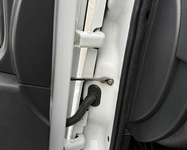 Рено Мастер 2015 в Дубно на Automoto.ua Белый Рено Мастер, объемом двигателя 0 л и пробегом 288 тыс. км за 17700 $, фото 33 на Automoto.ua