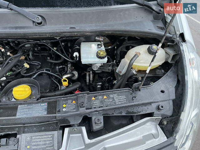 Білий Рено Мастєр, об'ємом двигуна 2.3 л та пробігом 388 тис. км за 21800 $, фото 34 на Automoto.ua