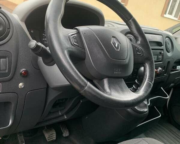Белый Рено Мастер, объемом двигателя 2.3 л и пробегом 380 тыс. км за 16500 $, фото 1 на Automoto.ua