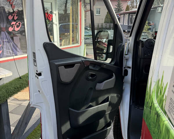Белый Рено Мастер, объемом двигателя 2.3 л и пробегом 420 тыс. км за 13200 $, фото 12 на Automoto.ua