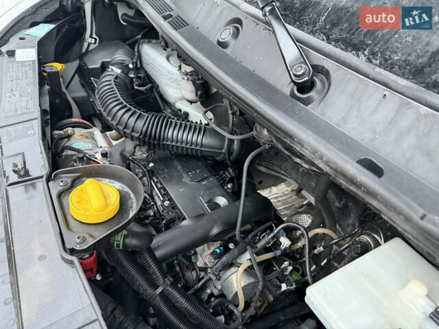 Білий Рено Мастєр, об'ємом двигуна 2.3 л та пробігом 301 тис. км за 17500 $, фото 52 на Automoto.ua