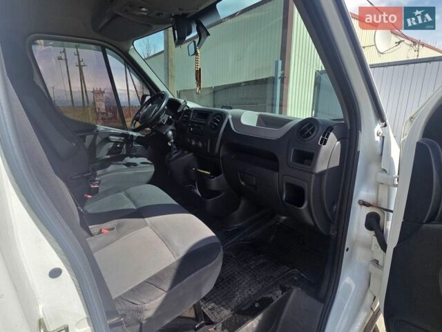 Белый Рено Мастер, объемом двигателя 2.3 л и пробегом 442 тыс. км за 17000 $, фото 5 на Automoto.ua