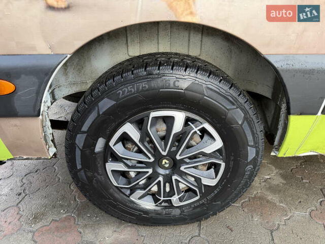 Белый Рено Мастер, объемом двигателя 2.3 л и пробегом 420 тыс. км за 13200 $, фото 18 на Automoto.ua