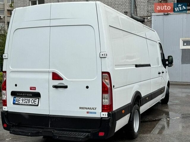 Белый Рено Мастер, объемом двигателя 2.3 л и пробегом 300 тыс. км за 18200 $, фото 3 на Automoto.ua