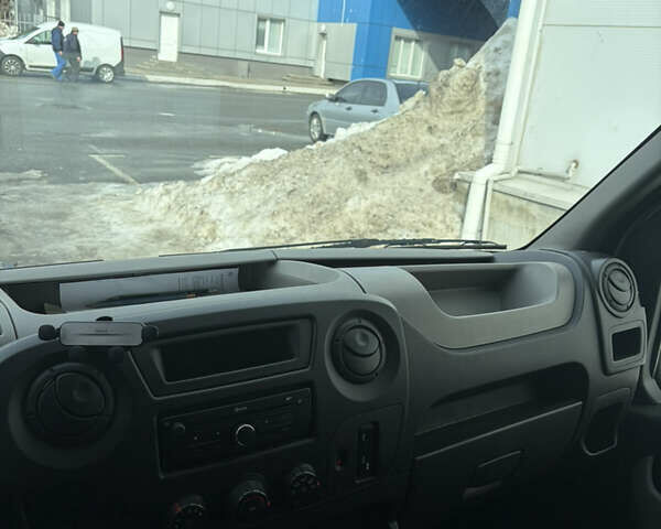 Белый Рено Мастер, объемом двигателя 2.3 л и пробегом 350 тыс. км за 14500 $, фото 12 на Automoto.ua