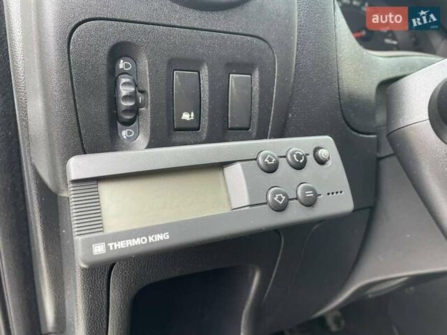 Білий Рено Мастєр, об'ємом двигуна 2.3 л та пробігом 293 тис. км за 21900 $, фото 8 на Automoto.ua