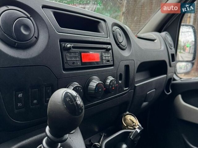 Белый Рено Мастер, объемом двигателя 2.3 л и пробегом 300 тыс. км за 18200 $, фото 12 на Automoto.ua