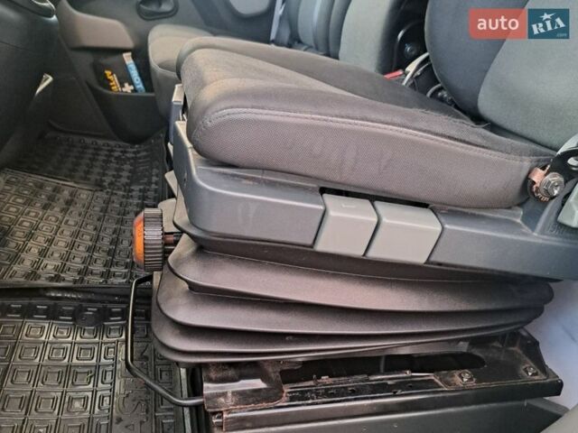 Белый Рено Мастер, объемом двигателя 2.3 л и пробегом 380 тыс. км за 16700 $, фото 12 на Automoto.ua