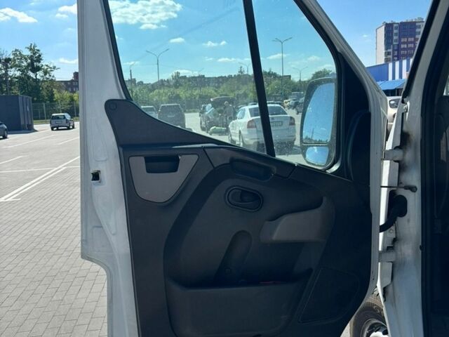 Белый Рено Мастер, объемом двигателя 2.3 л и пробегом 422 тыс. км за 16000 $, фото 10 на Automoto.ua