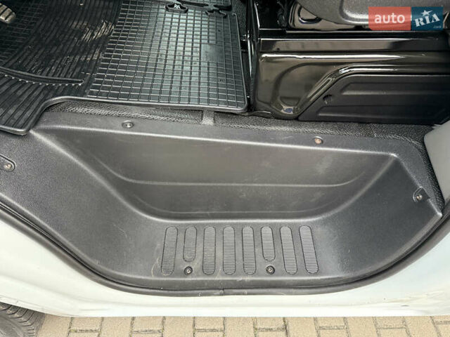 Рено Мастер 2015 в Дубно на Automoto.ua Белый Рено Мастер, объемом двигателя 0 л и пробегом 288 тыс. км за 17700 $, фото 29 на Automoto.ua