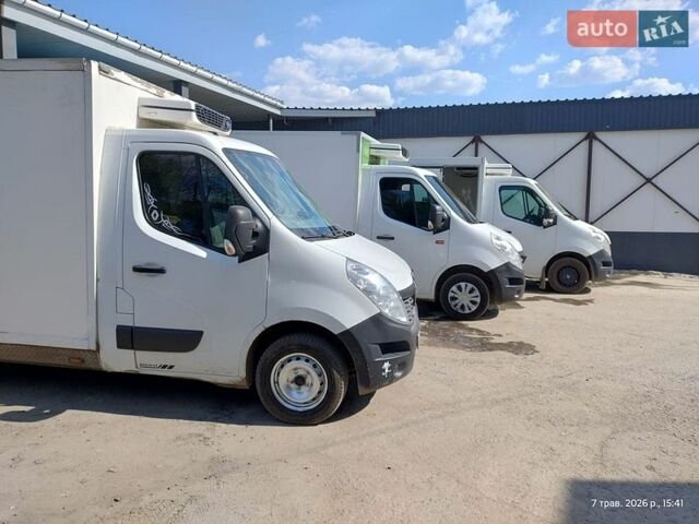 Белый Рено Мастер, объемом двигателя 2.3 л и пробегом 470 тыс. км за 14900 $, фото 1 на Automoto.ua